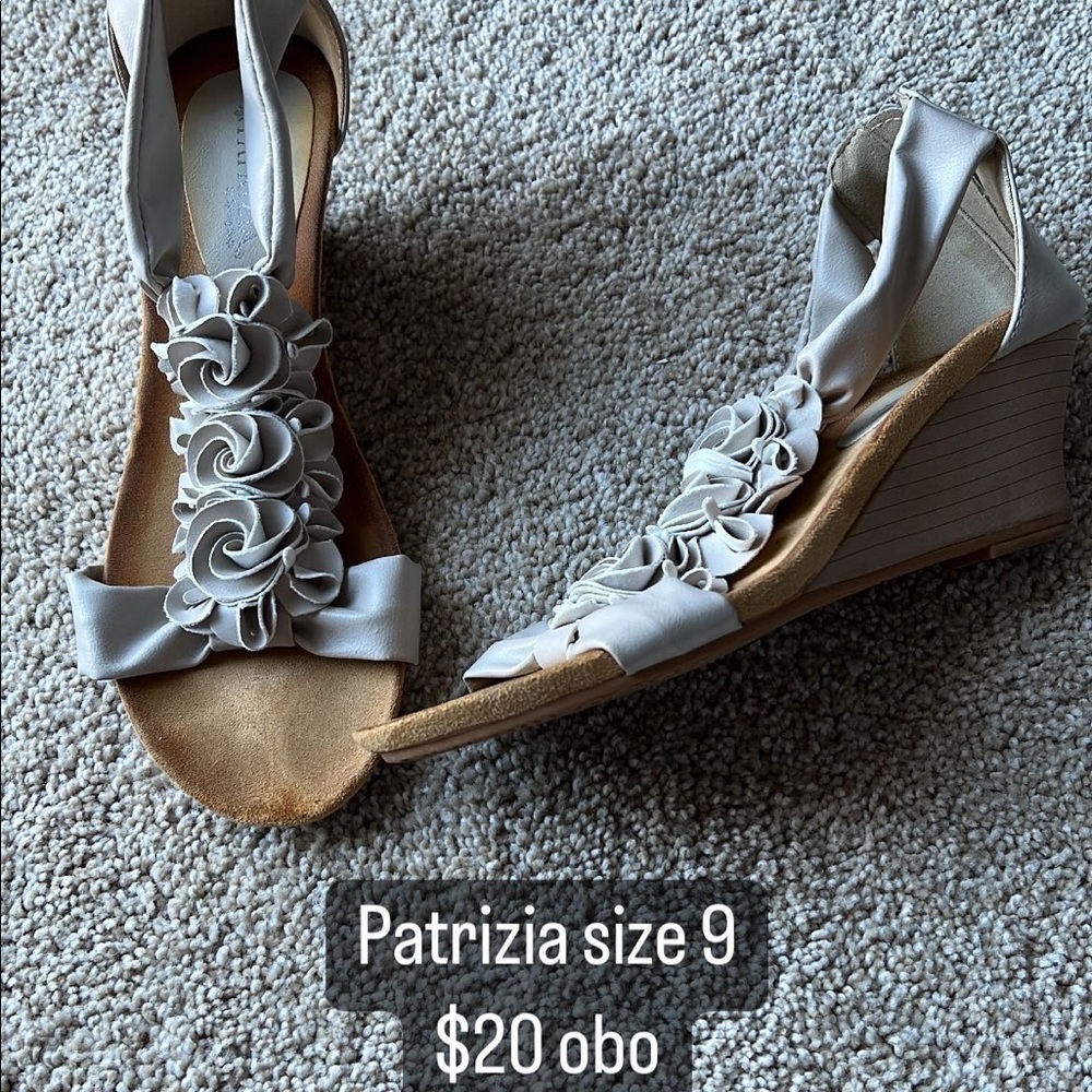 Women’s sandals size 9